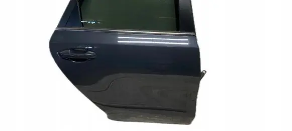 KIA Ceed Rear door