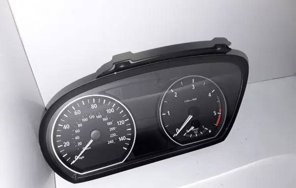 BMW 1 E81 E87 Speedometer (instrument cluster) 102498231 697465001
