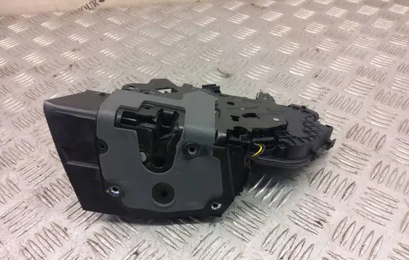 Land Rover Discovery 5 Front door lock FK72203A29EE