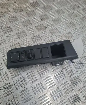 Nissan Note (E11) Electric window control switch