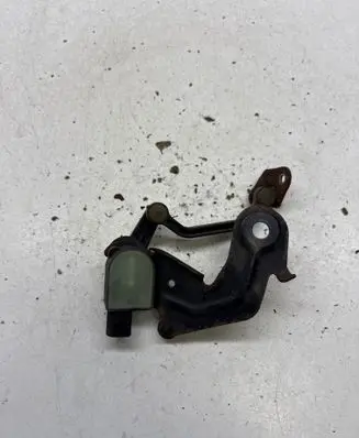 Headlight/headlamp level sensor