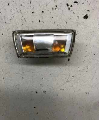 Front fender indicator light