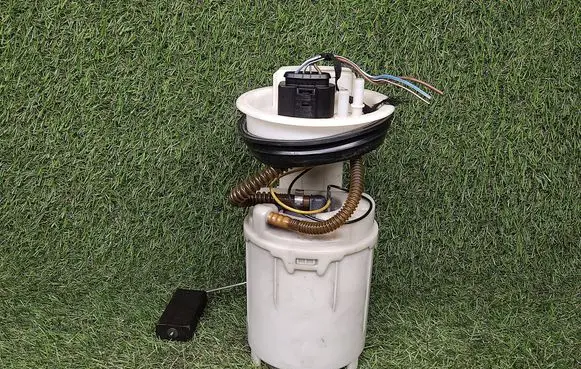 Skoda Fabia Mk2 (5J) In-tank fuel pump 6Q0919051