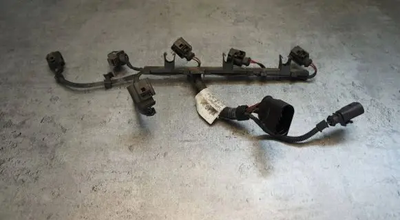 Audi TT TTS Mk2 Fuel injector wires 06F971082C