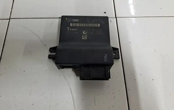 Audi A6 S6 C6 4F Gateway control module 4F0910468A 4F0907468B