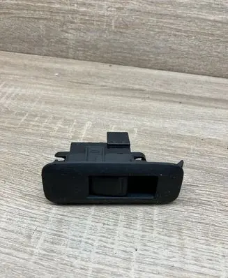 Nissan Primera Electric window control switch 25411AV600