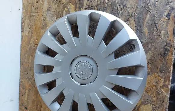 Skoda Octavia Mk3 (5E) R16 wheel hub/cap/trim 5E0601147B