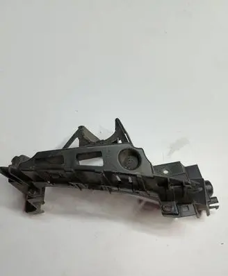 Rear bumper mounting bracket