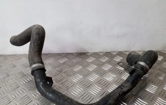 Audi A6 S6 C4 4A Engine coolant pipe/hose 4A0121075G