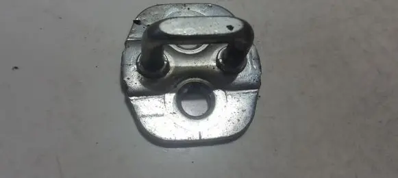 Nissan X-Trail T30 Front door lock loop/hook striker 