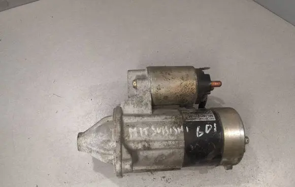 Mitsubishi Carisma Starter motor M000T81281 MD332022