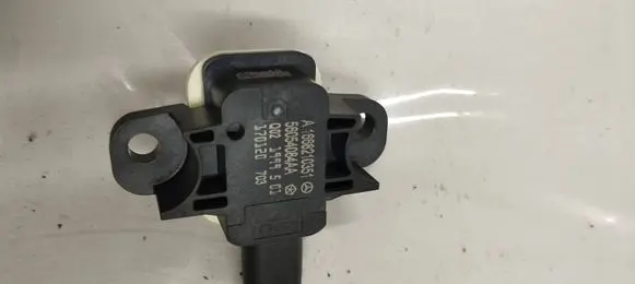Mercedes-Benz GL X166 Airbag deployment crash/impact sensor A1668210351