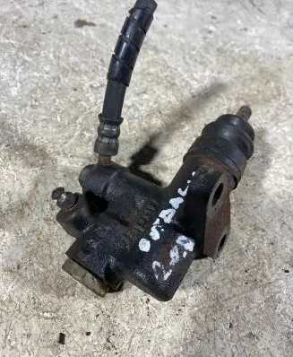 Subaru Outback Clutch slave cylinder 