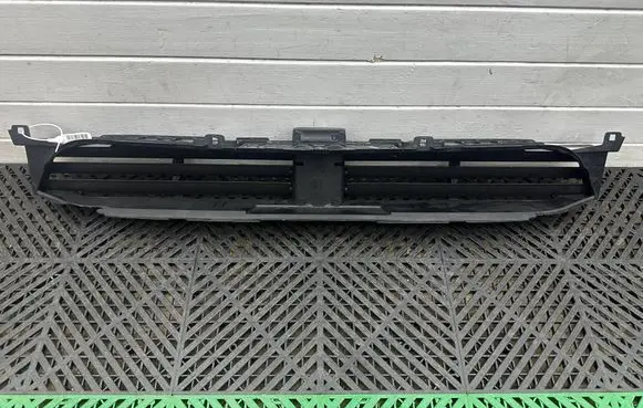 BMW X3 G01 Radiator trim 749723101 20180605 C67150104