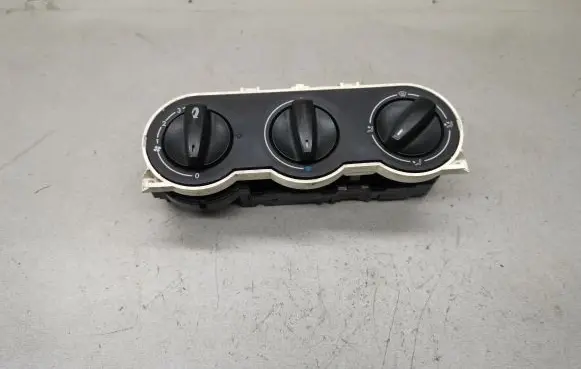 Volkswagen II LT Climate control unit F650578D