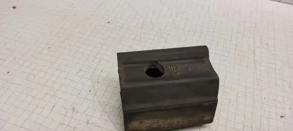 Jeep Grand Cherokee Tailgate/trunk/boot lid buffer 05109694AA