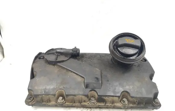 Skoda Octavia Mk1 (1U) Rocker cam cover 038103475N