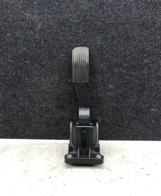Mercedes-Benz Sprinter W906 Accelerator throttle pedal A9063000304 0280755025