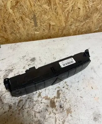Mercedes-Benz ML W164 Hazard light switch A1648703510 03754813