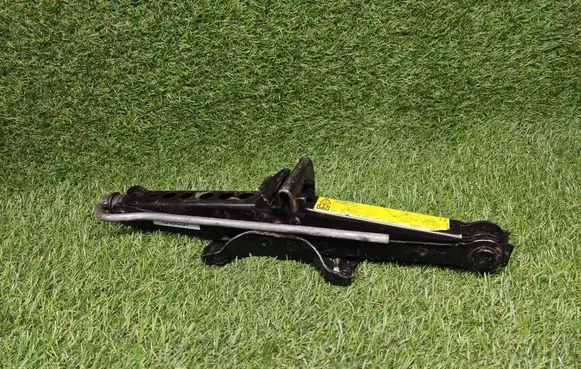 Ford Focus Lift Jack 6M5117080AB