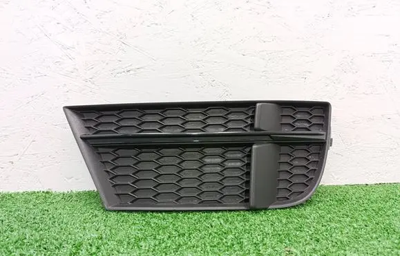 Audi A3 S3 8V Front bumper lower grill 8V3807682N