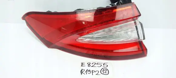 Maserati Levante Rear/tail lights 670032332