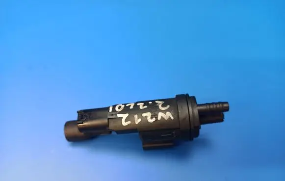 Mercedes-Benz E W212 Vacuum valve 0025401497