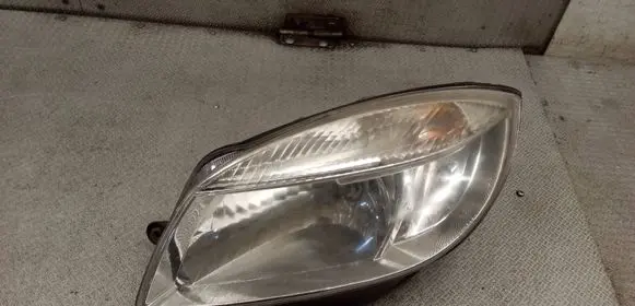 Skoda Fabia Mk2 (5J) Headlight/headlamp 