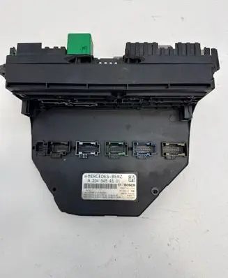 Mercedes-Benz C W204 Fuse module A2045454501 A2044422600 A2044422700
