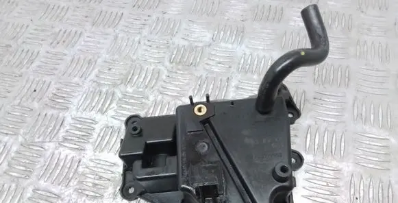 Volkswagen Jetta USA Oil breather separator 04E103464AM