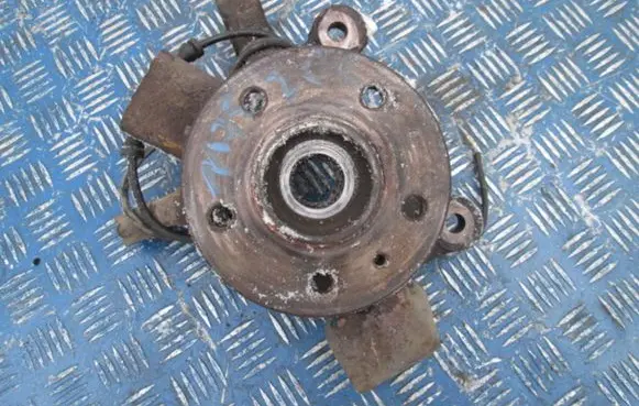Mercedes-Benz Vito Viano W638 Front wheel hub spindle knuckle