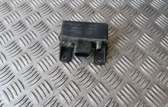 Mercedes-Benz ML W163 Glow plug pre-heat relay 0285454032