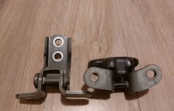 Toyota C-HR I Front door hinge set 