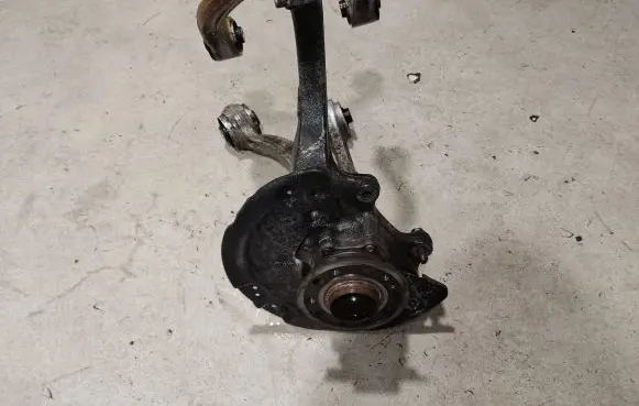 Mercedes-Benz E W213 Front wheel hub spindle knuckle A2133324700 A2053340400