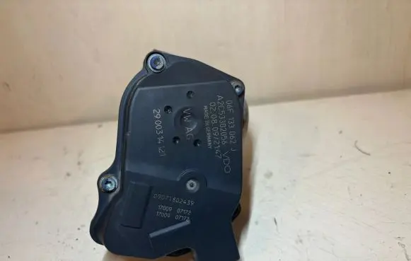 Skoda Yeti (5L) Throttle valve 06F133062J