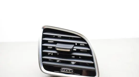 Audi Q3 8U Dashboard air vent grill cover trim 8U2820902D