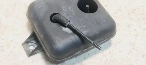 Vacuum air tank