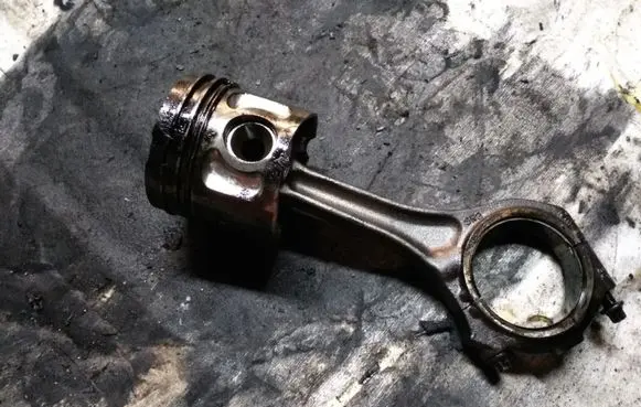 Audi A6 S6 C5 4B Piston with connecting rod