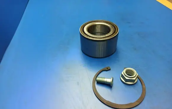 Volkswagen Transporter - Caravelle T4 Front wheel ball bearing 713610330 701498625 FAG