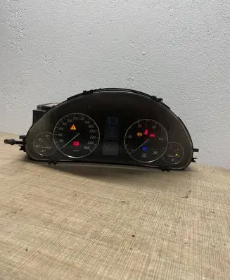 Mercedes-Benz C W203 Speedometer (instrument cluster) A2035404947 016982 110080266005