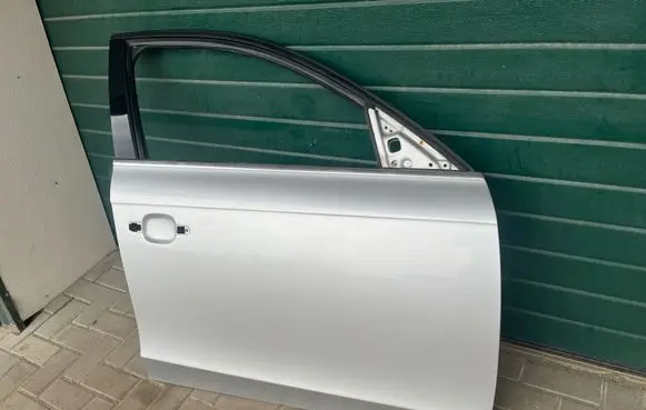 Audi A4 S4 B8 8K Front door LX7W