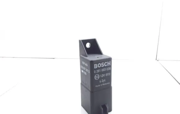 Volkswagen PASSAT B6 Glow plug pre-heat relay 038907281D 0281003038