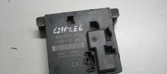 Mercedes-Benz E W211 Door control unit/module 2118201526
