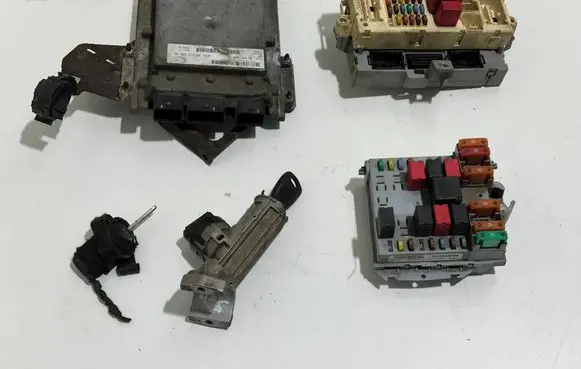 Citroen Jumper Engine ECU kit and lock set 9661256980 1349944080 503440280100