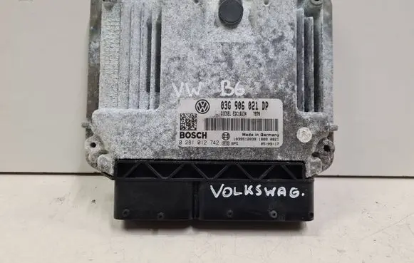 Volkswagen PASSAT B6 Engine control unit/module ECU 03G906021DP 0281012742
