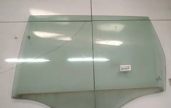 Volkswagen PASSAT B6 Rear door window glass as2
