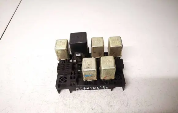 Hyundai Elantra Fuse box set 9555033700 95550-33700