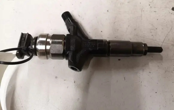 Subaru Forester SH Fuel injector 16613AA020 AA020