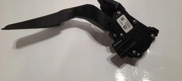 Cadillac Escalade Accelerator throttle pedal 25832864