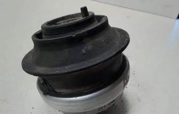 Mercedes-Benz E W211 Engine mount bracket 2112403017